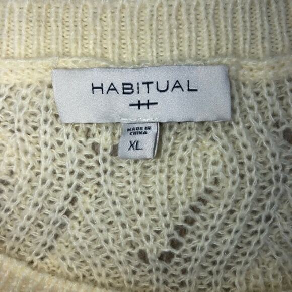 Habitual Sweater - Picture 7 of 8